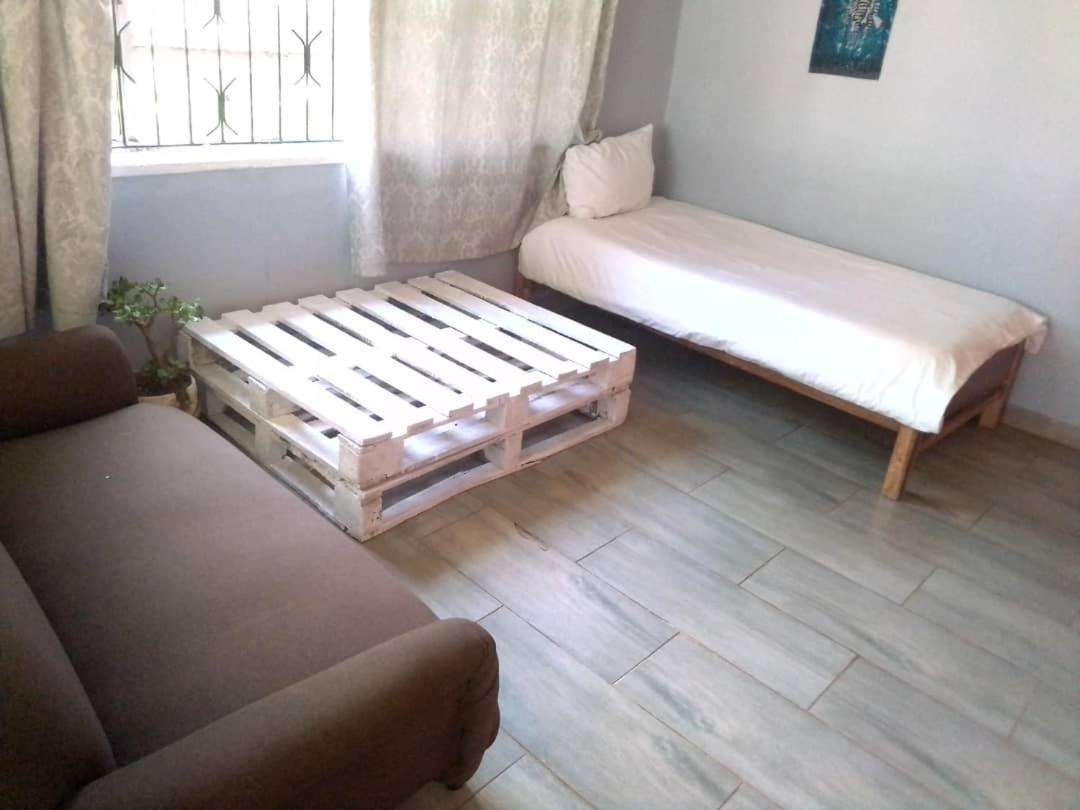 Choice Backpackers Lodge Bulawayo Ngoại thất bức ảnh